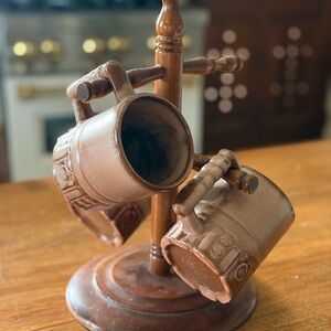 Wooden Mug Tree with 3 Brown Mugs
